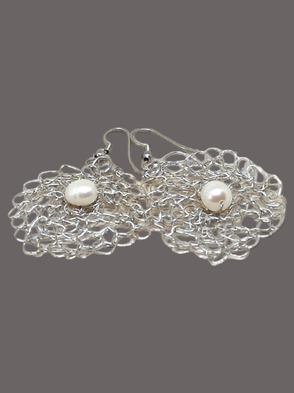 Kolczyki wire crochet z perłą