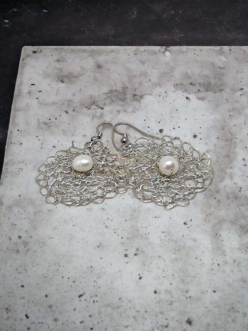 Wiszące kolczyki handmade z perłą