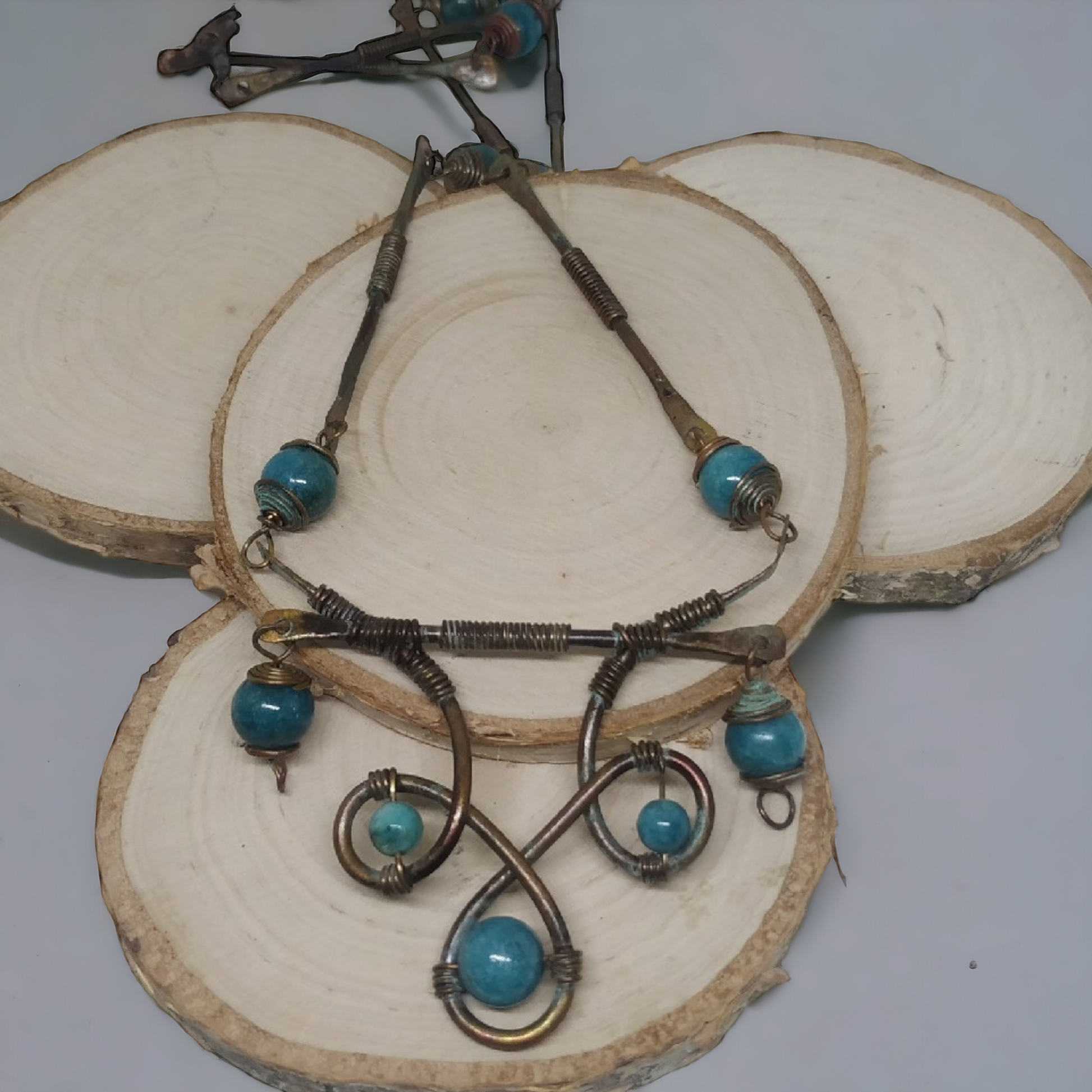 Naszyjnik handmade z czystej miedzi i Apatytów 