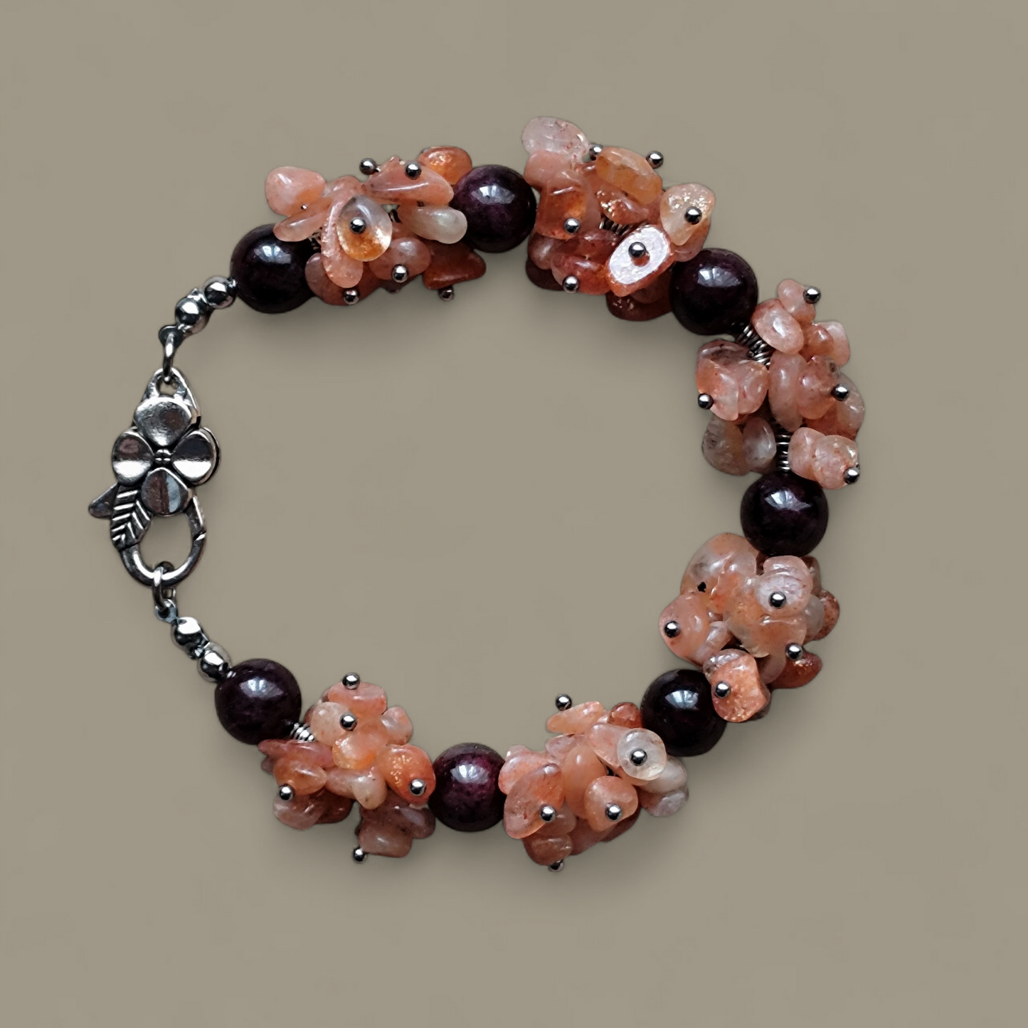 Bransoletka - Słoneczny Blask i Namiętność – Kamień Słoneczny i Granat - Magiczny Kamyczek 